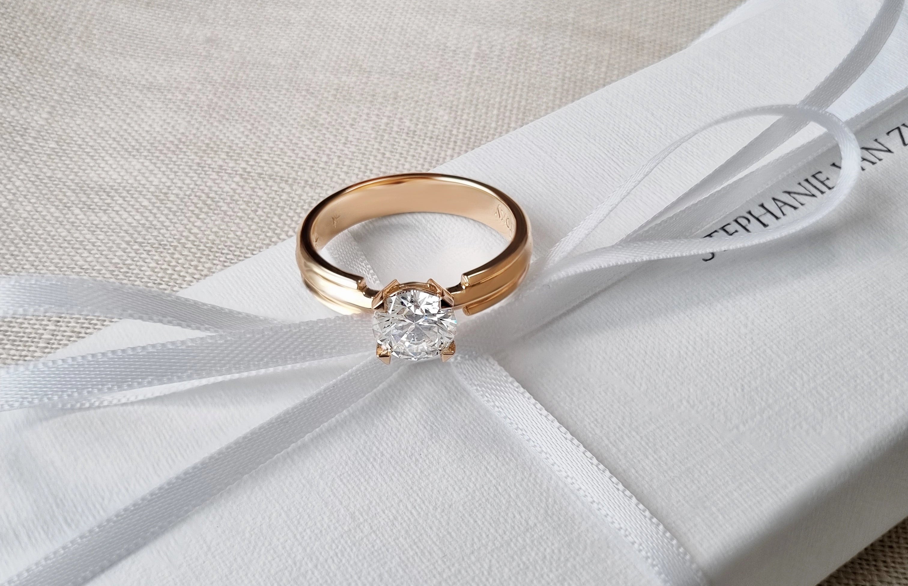 Manhattan Round Brilliant-cut Diamond Engagement Ring